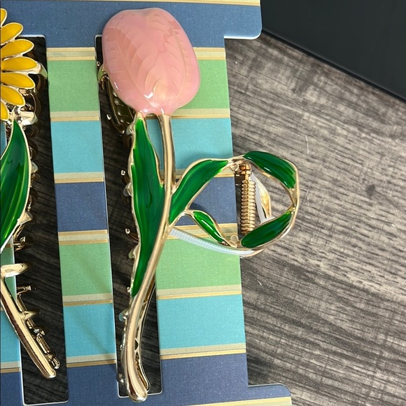 Piper K Floral Metal Hair clips 🌻🌷 - Picture 3 of 4